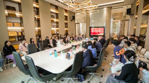 跨邦互换启新篇，共探产学研新蹊径